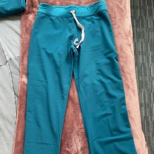 Figs small tall Livingston scrubs